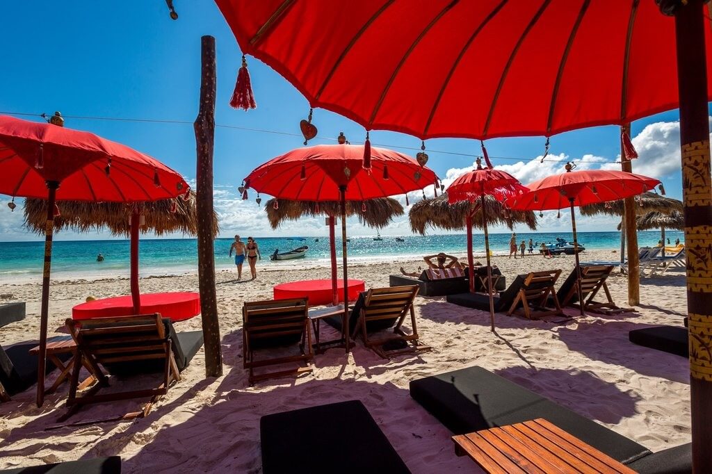 ¡Glamping en la Riviera Maya! Vuelos y estadía durante 6 días saliendo de varias ciudades desde ,668 Pesos p/p ¡Incluye desayunos! ¡Aplica Verano!