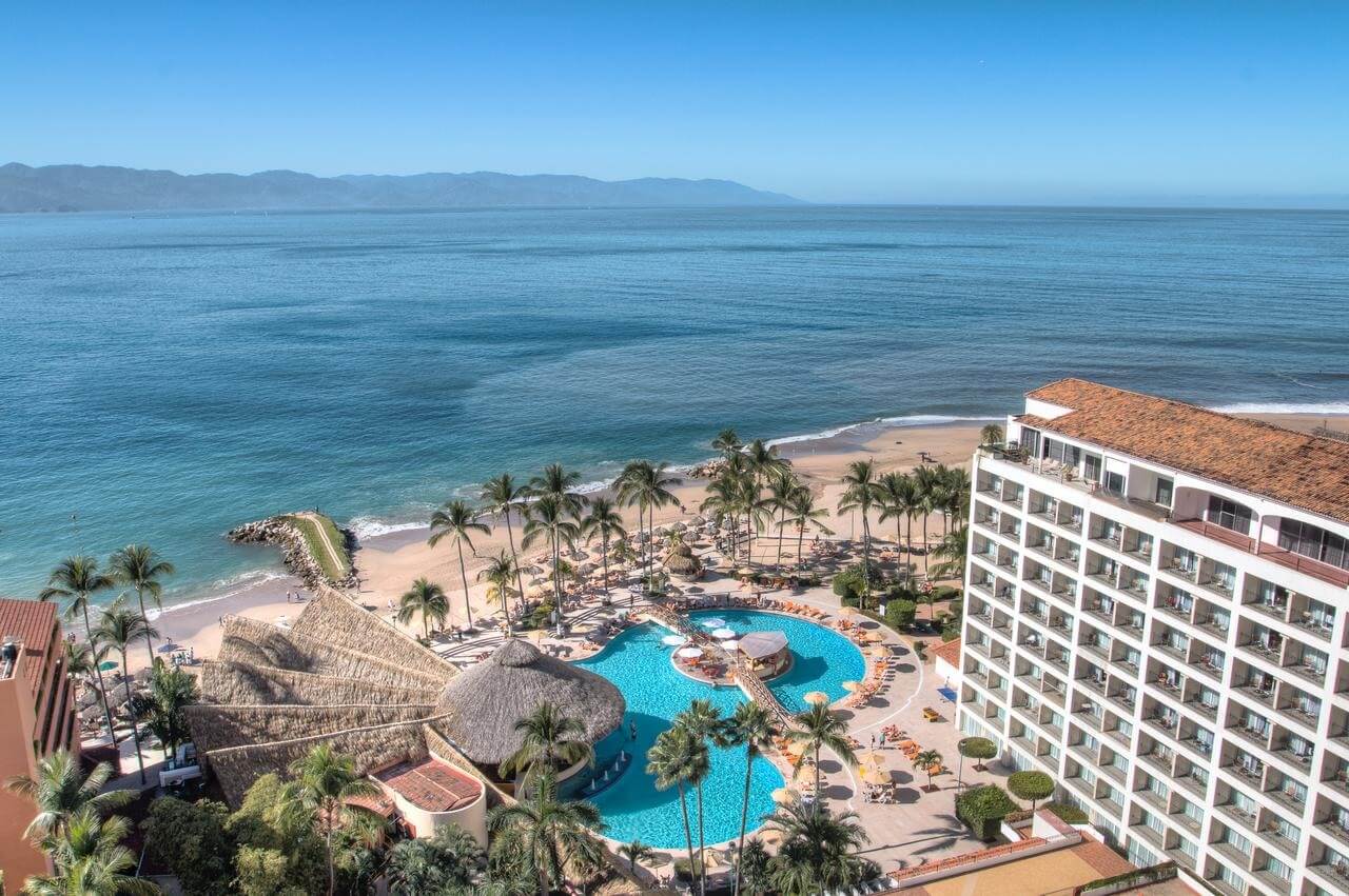 Vuelo y hospedaje todo incluido en el Sunscape Puerto Vallarta durante 5 días saliendo de CDMX, MTY, TIJ, TLC, BJX , GDL o AIFA desde ,355 Pesos p/p