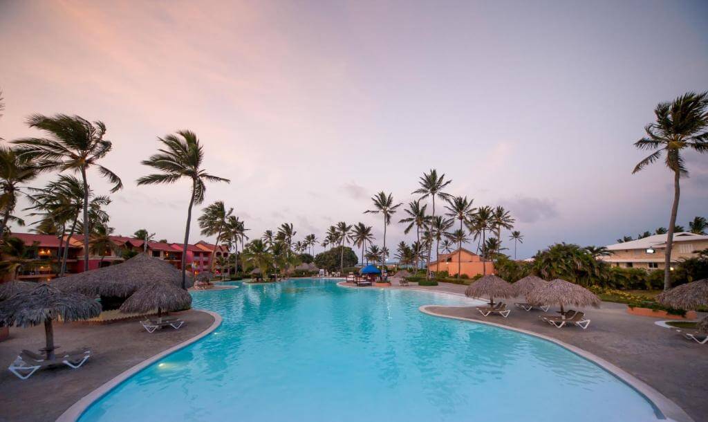 Paquete imperdible a Punta Cana con vuelos saliendo de CDMX, AIFA, MTY o CUN y hospedaje 4 estrellas todo incluido desde ,492 pesos por persona