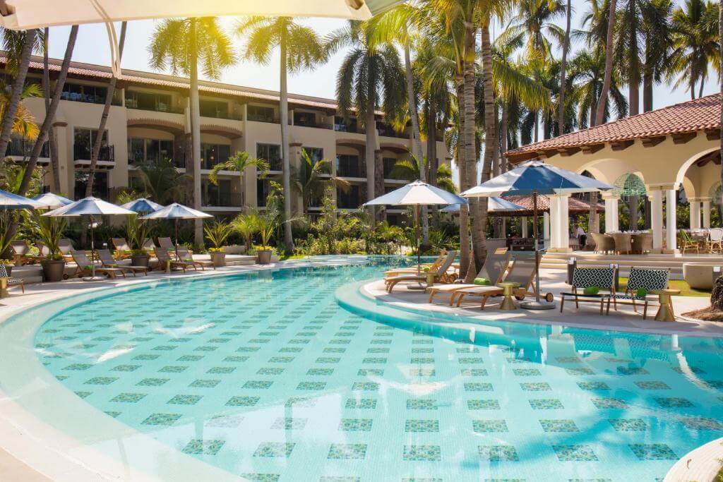 Hospedaje 5 estrellas en Krystal Altitude Vallarta por 3 días desde $1,895 pesos por persona por noche.