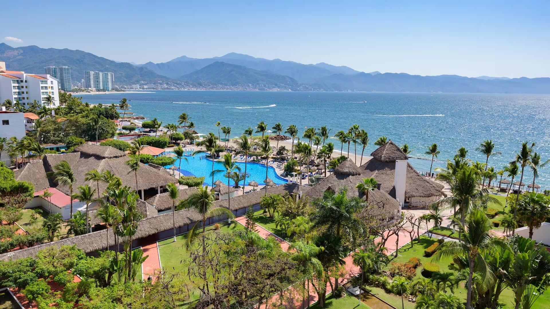 Hotel Meliá Puerto Vallarta 4* desde $1665 pesos por persona por noche con todo incluido ¡Niños entran gratis!