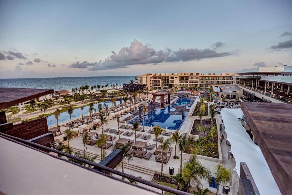 SÚPER PAQUETE DE LUJO al Royalton Riviera Cancún 5* con vuelo redondo saliendo de CDMX + 3 noches de hospedaje desde ,125 pesos por persona ¡Aplica fin de semana!