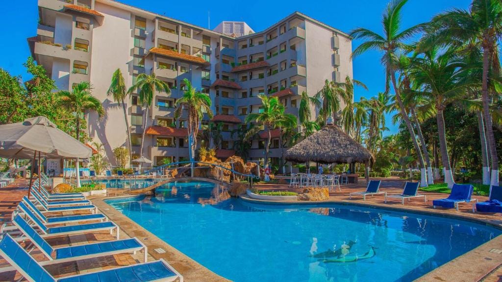 Luna Palace Hotel and Suites