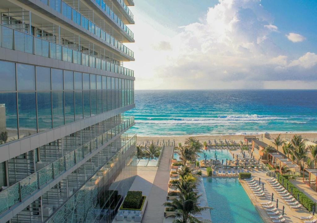 Secrets The Vine Cancún Vuela Plus